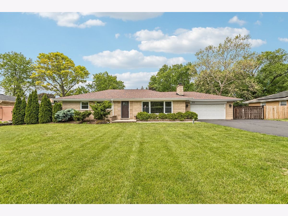 Homes For Sale Country Gardens Prospect Heights Illinois, 914 Elmhurst Road