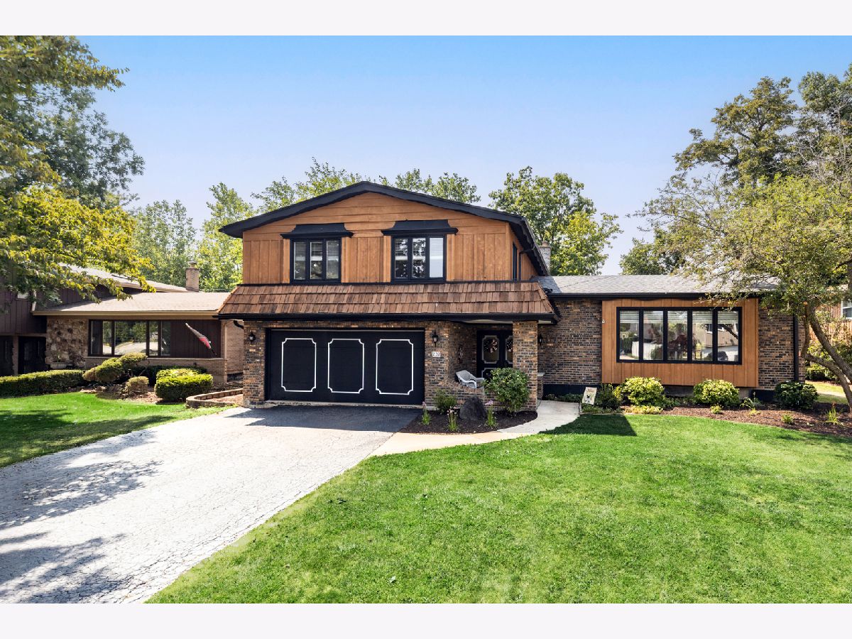 Homes & Condos & Townhomes For Sale Royal Oaks Wood Dale Illinois, 232 Sherwood Drive