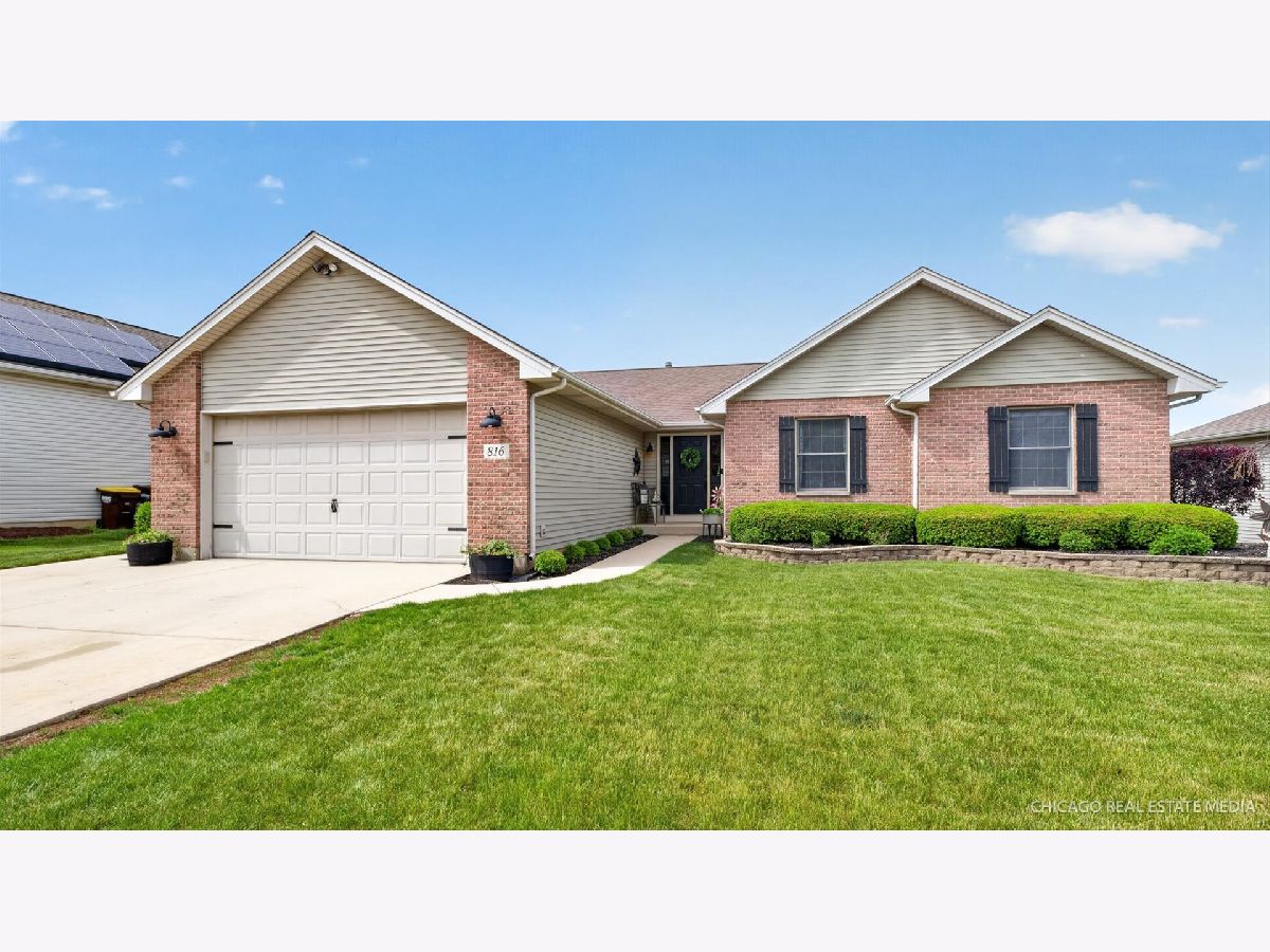  For Sale Marengo Illinois, 816 Doral Drive