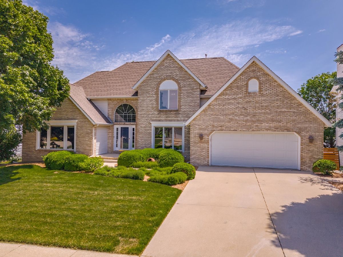 Homes & Condos & Townhomes For Sale Eagle Ridge Bloomington Illinois, 9 Red Stone Court