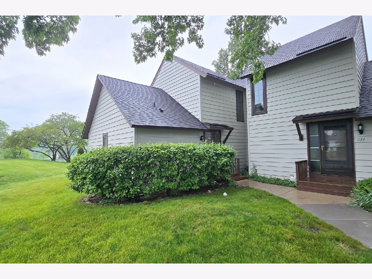Townhomes & Condos & Homes Rented Heather Ridge Gurnee Illinois, 736 Chandler