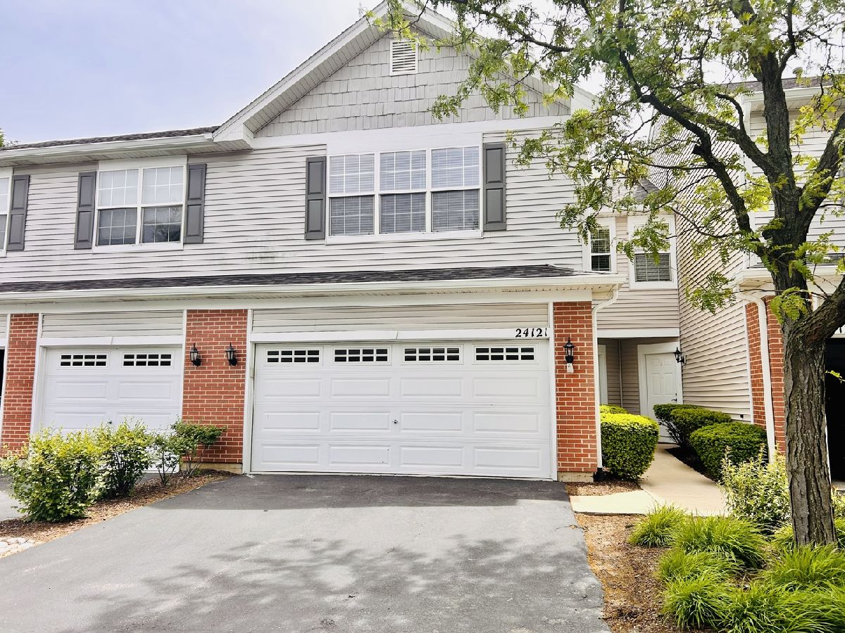 Townhomes & Condos For Rent Walnut Creek Plainfield Illinois, 24121 Walnut