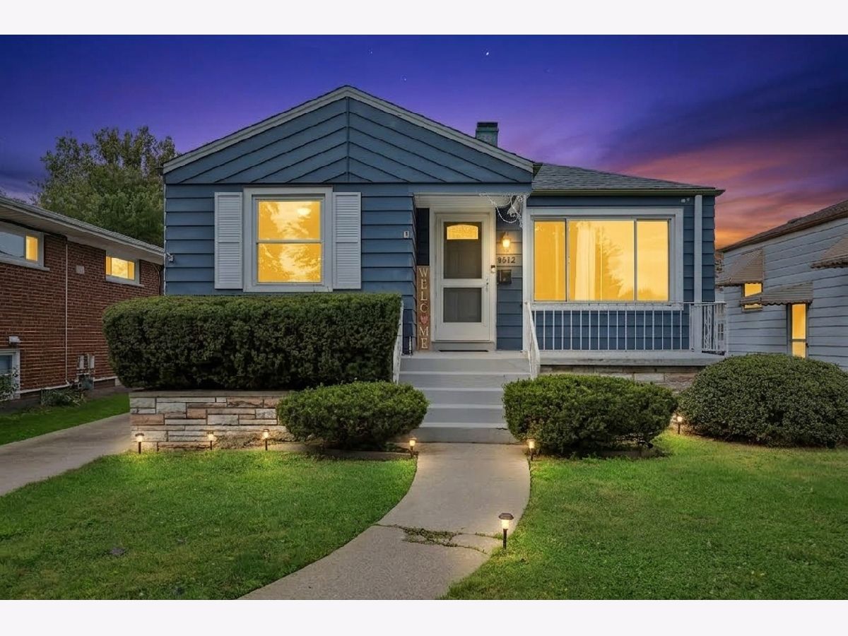  For Sale Forest View Illinois, 4612 Grove Avenue