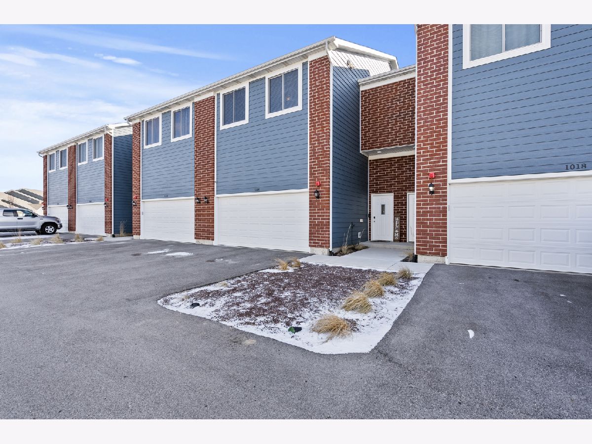 Condos & Townhomes For Sale Townes Of Kendall Market Place Yorkville Illinois, 1016 Gillespie Lane
