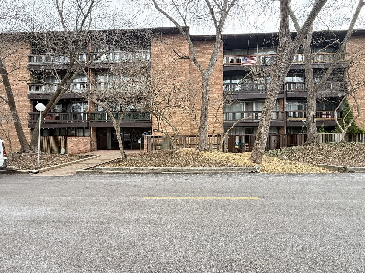 Condos & Townhomes For Rent Four Lakes Lisle Illinois, 5500 Hillcrest