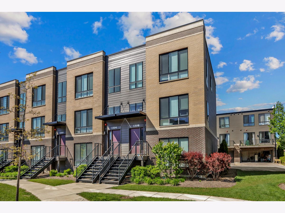 Condos & Townhomes For Sale Northgate At Veridian Schaumburg Illinois, 1308 Catalina Court