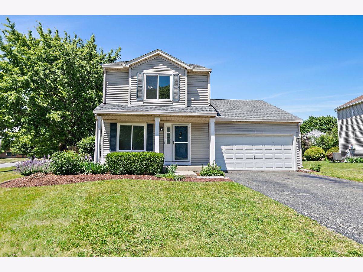  For Sale South Elgin Illinois, 1 Marie Court