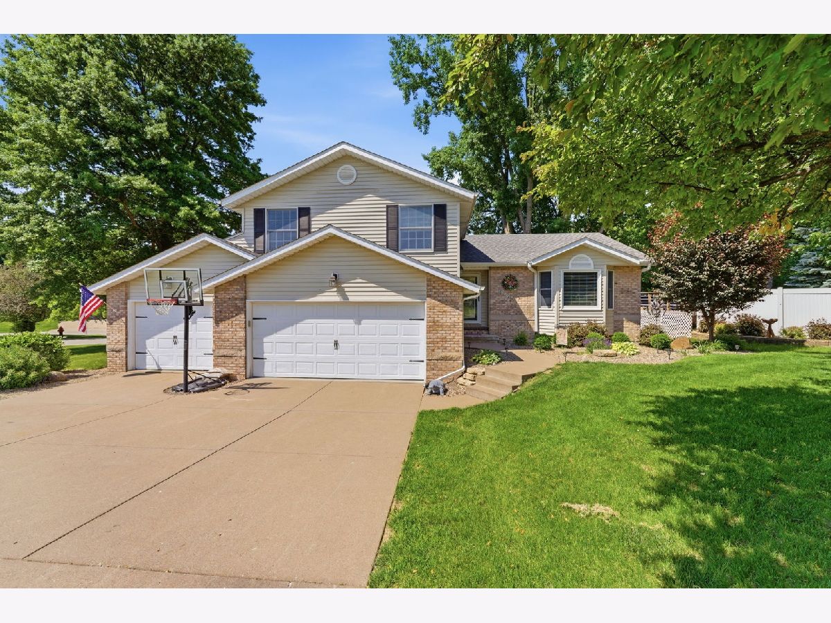  For Sale Port Byron Illinois, 2212 Parkway Drive