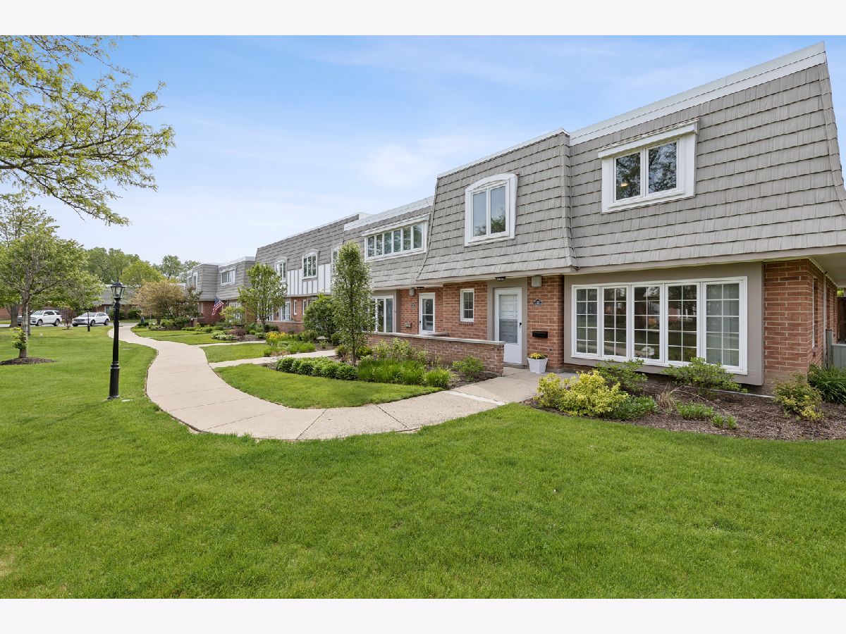 Townhomes For Sale Chantilly Highland Park Illinois, 1470 Saint Tropez Court