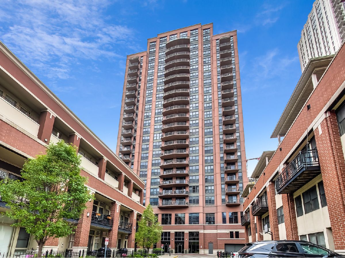 Condominiums For Rent Kinzie Station Chicago Illinois, 330 Jefferson