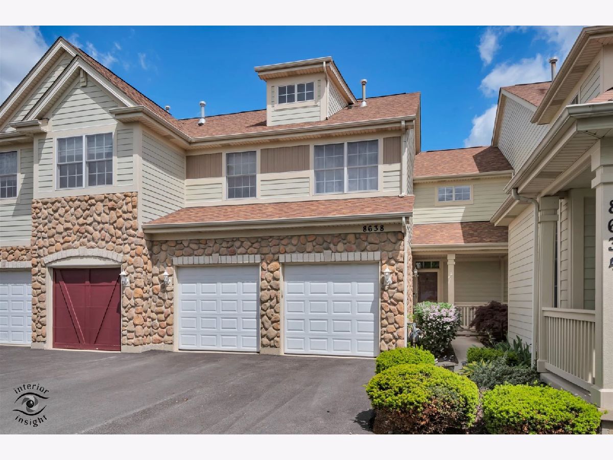 Townhomes & Condos & Homes For Sale Windy Hill Farm Frankfort Illinois, 8638 Saddlebred Court