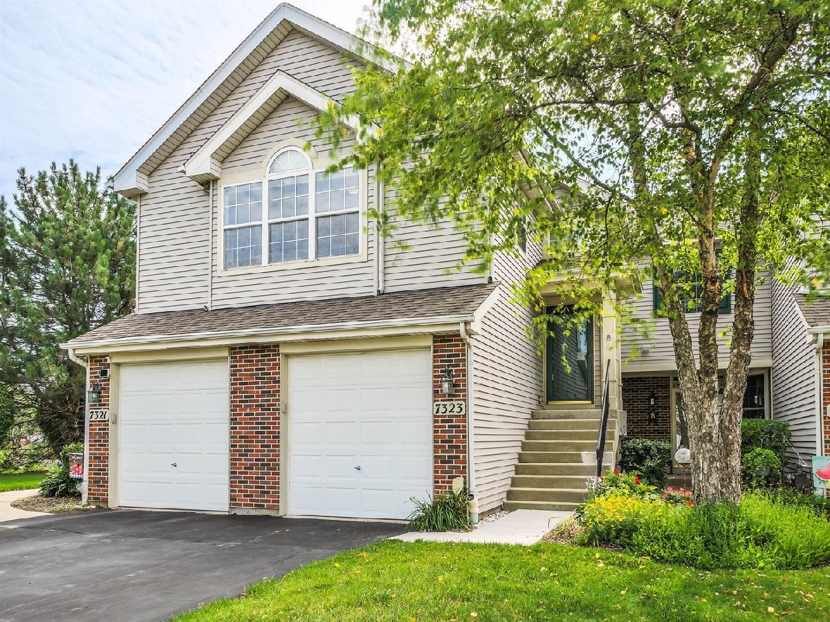  For Sale Carpentersville Illinois, 7323 Grandview Court