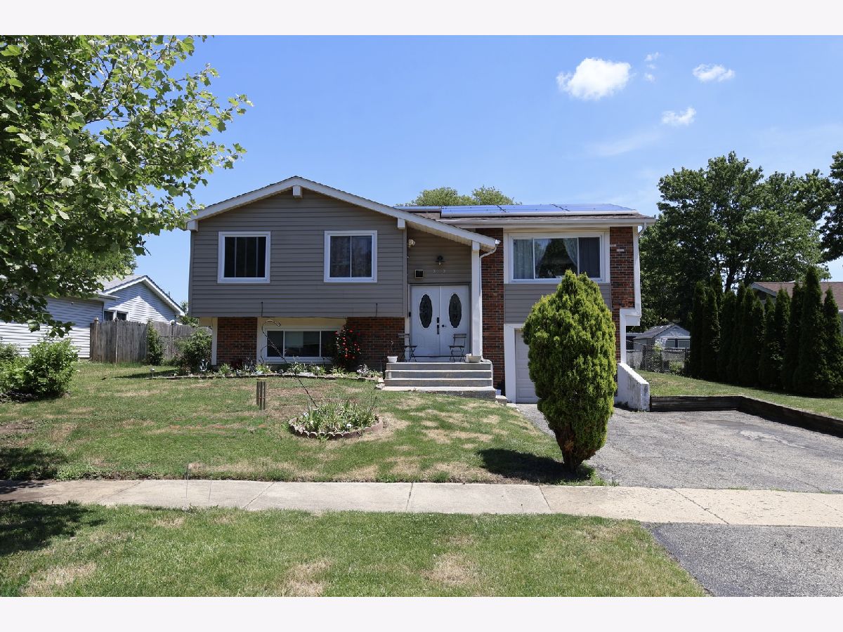  For Sale Bolingbrook Illinois, 212 Lexington Drive