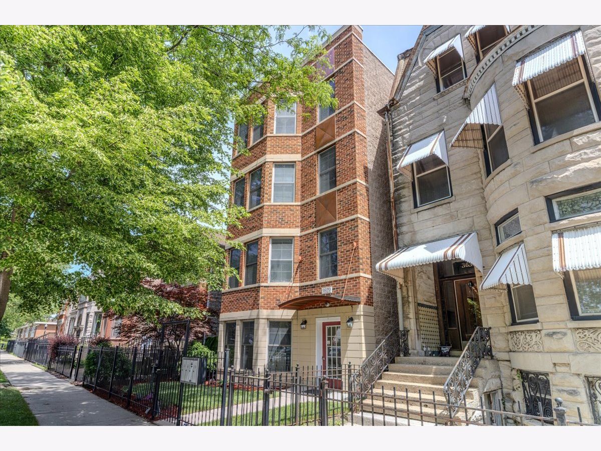 Condos & Townhomes & Homes For Sale Bronzeville Chicago Illinois, 3629 Giles Avenue