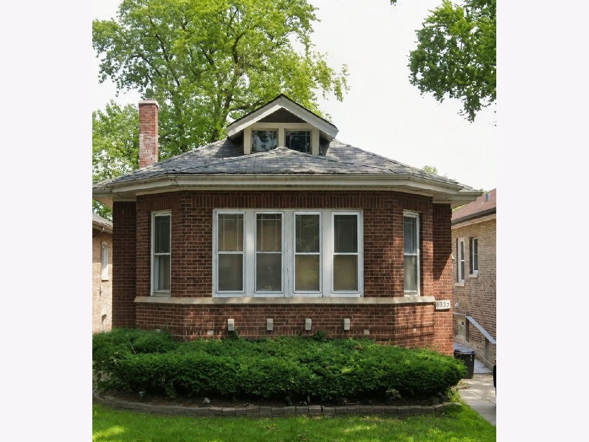  For Sale Chicago Illinois, 8037 Paxton Avenue