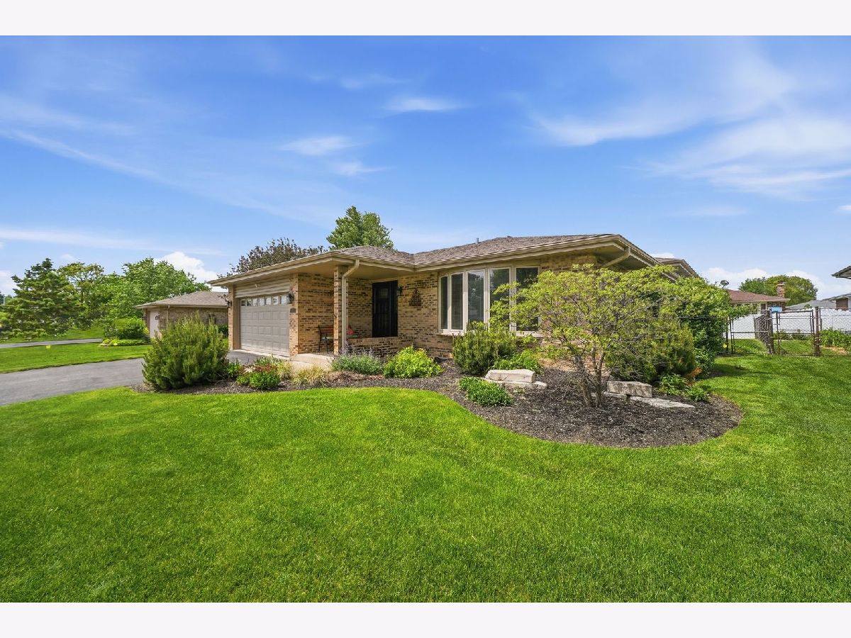  For Sale Tinley Park Illinois, 8424 168th Street
