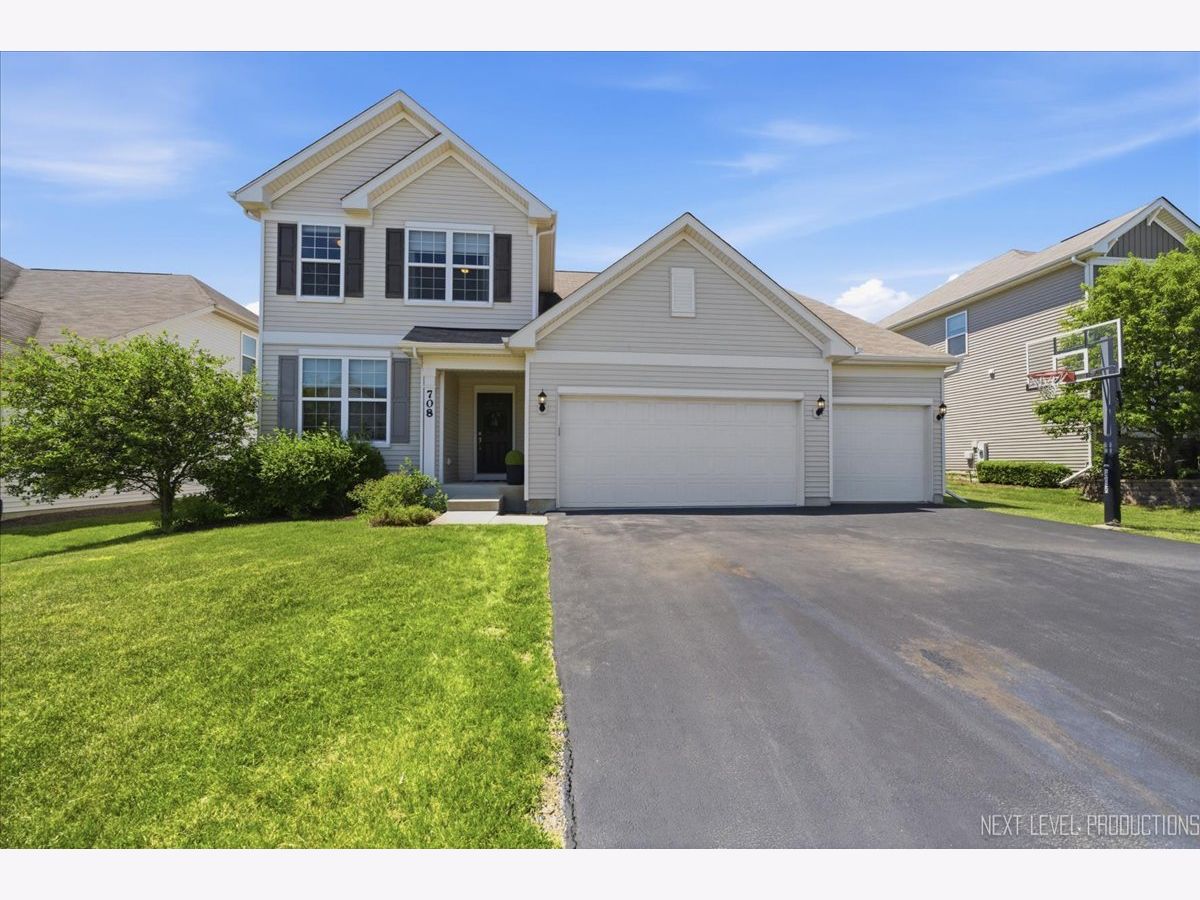  For Sale South Elgin Illinois, 708 Rochester Lane