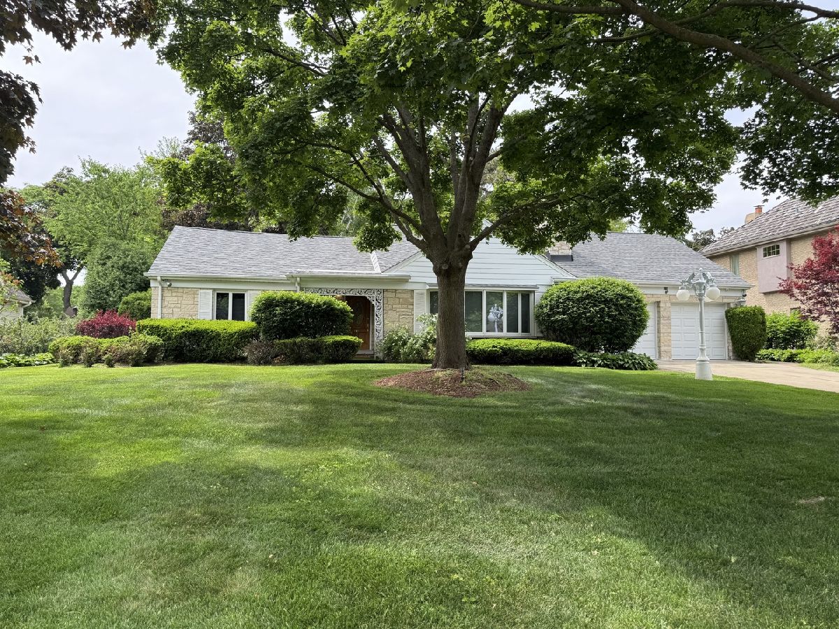 Homes Sold Scarsdale Estates Arlington Heights Illinois, 828 Bristol