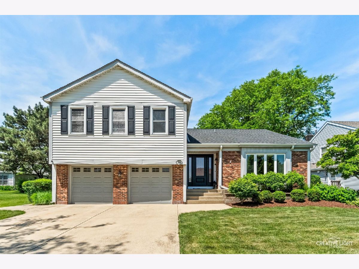 Homes For Sale Scottdale Wheaton Illinois, 2266 Richmond Drive