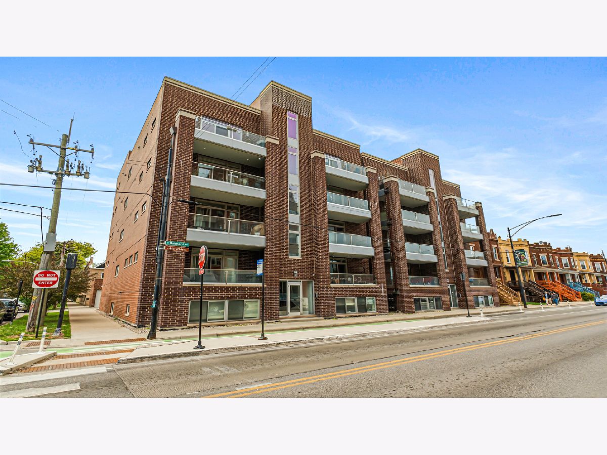  For Sale Chicago Illinois, 2703 Belmont Avenue