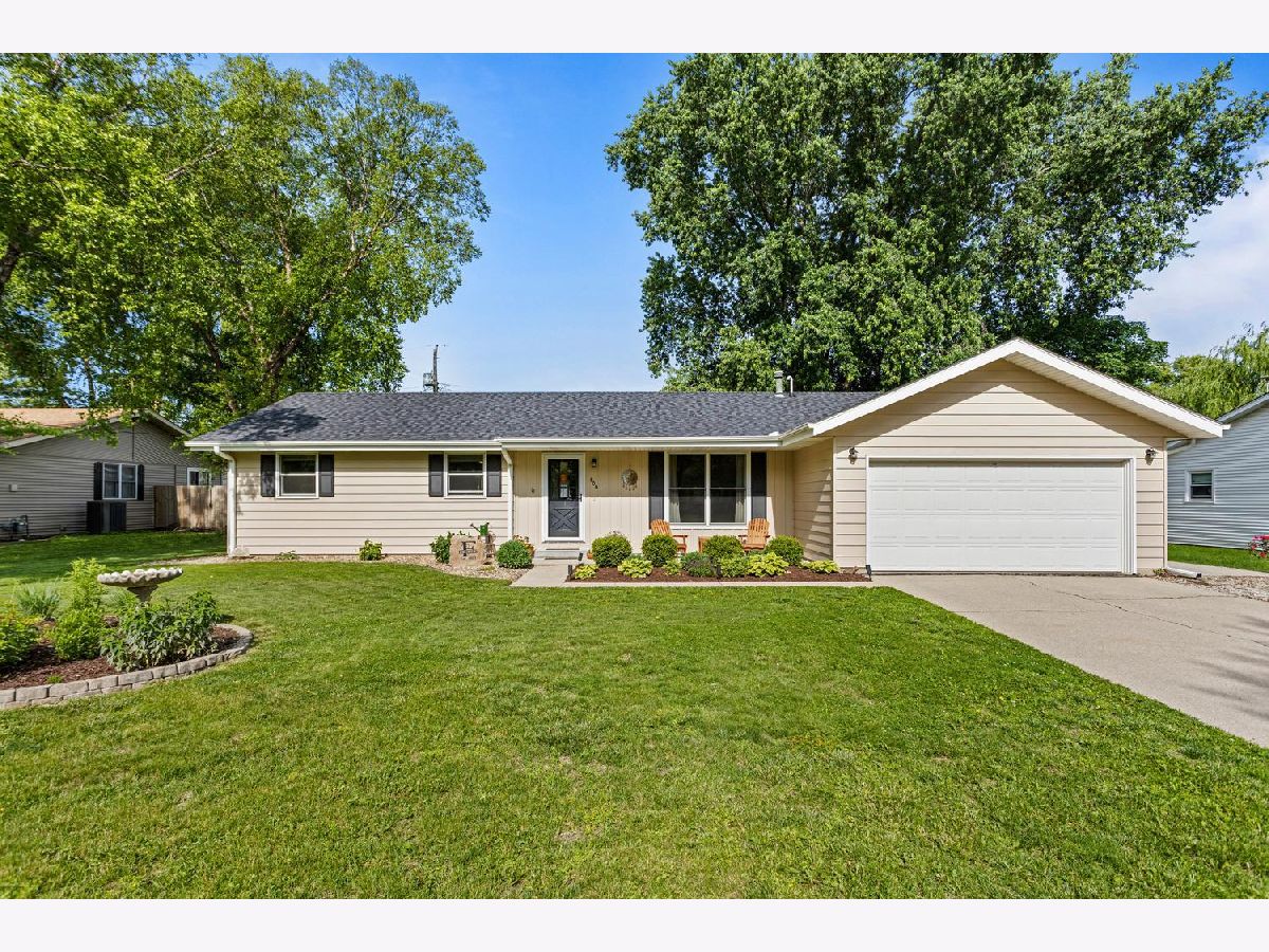 Sold Monticello Illinois, 800 Van Buren
