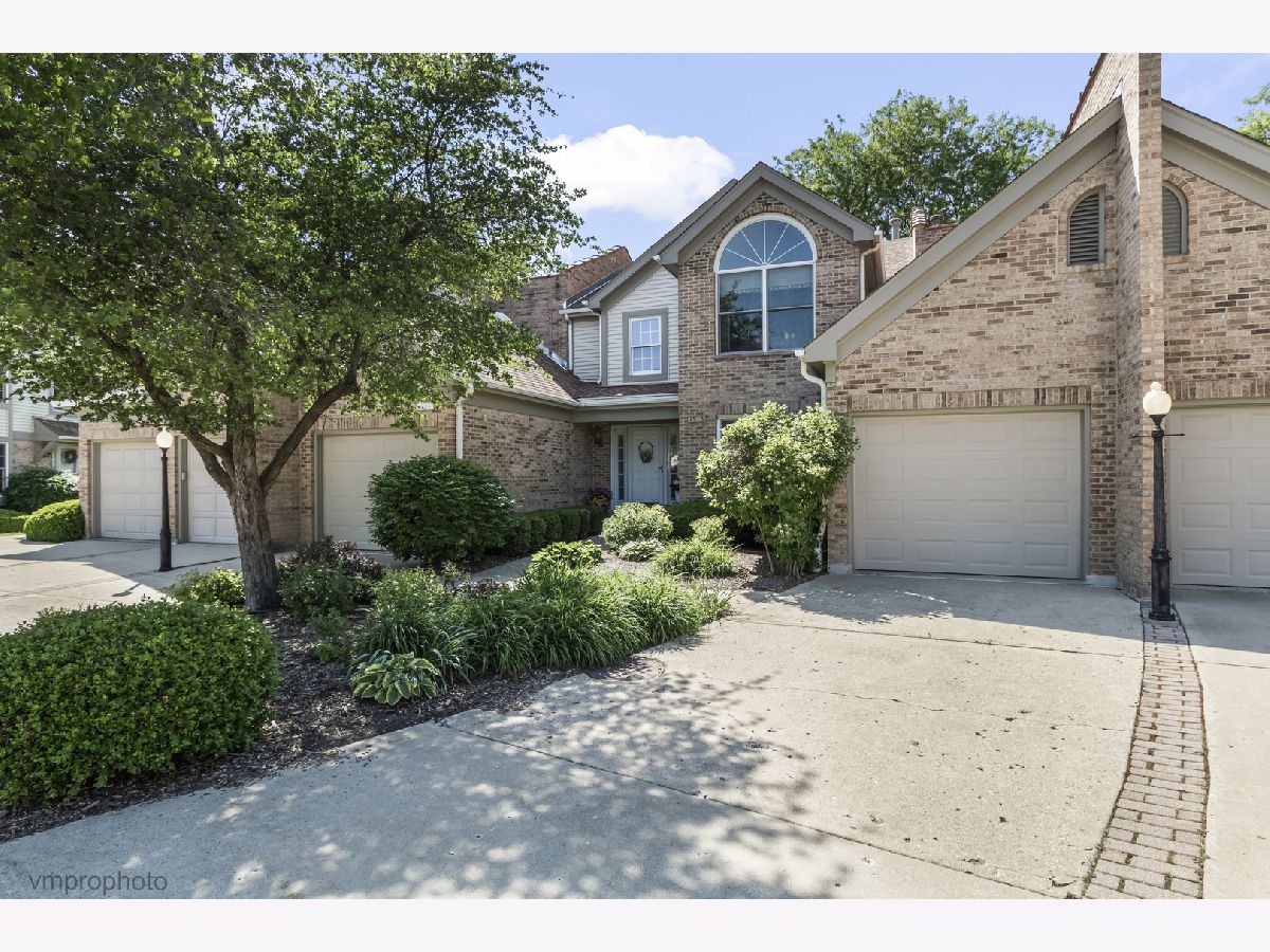 Townhomes & Condos For Sale Ashbury Inverness Illinois, 1916 Ashbury Lane