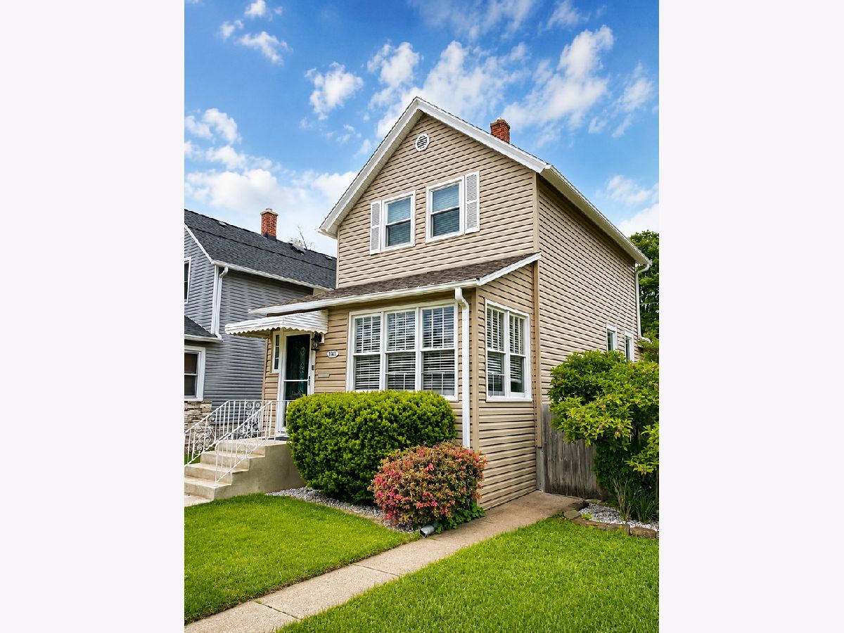  For Rent Des Plaines Illinois, 1747 Cora