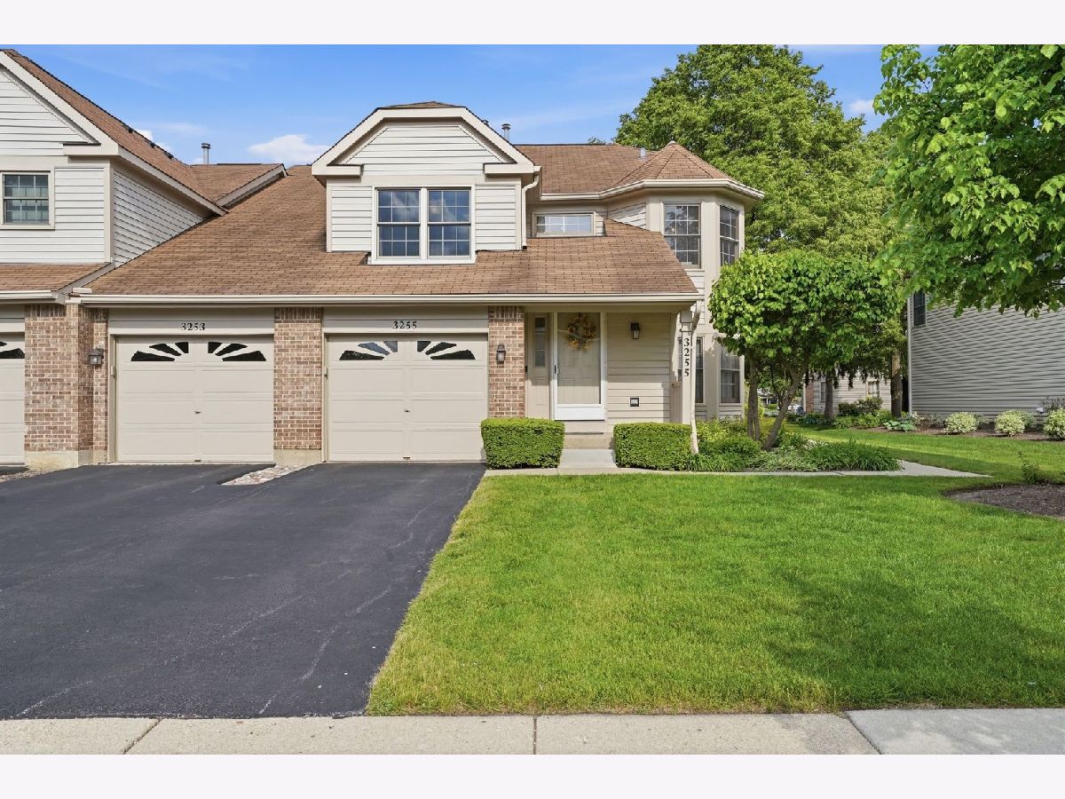 Townhomes & Condos & Homes For Sale Frenchmens Cove Arlington Heights Illinois, 3255 Daniels Court