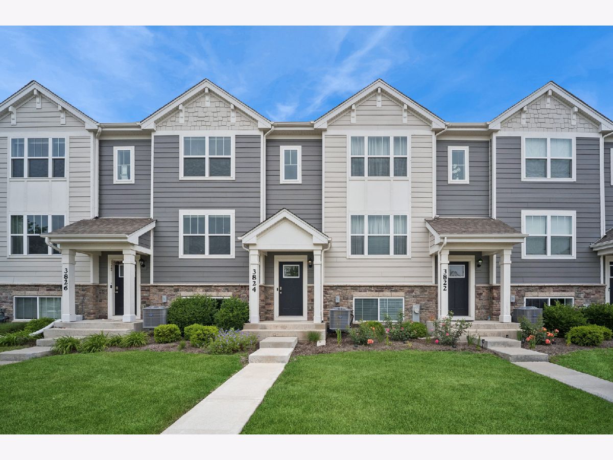  For Sale Elgin Illinois, 3824 Honeysuckle Lane
