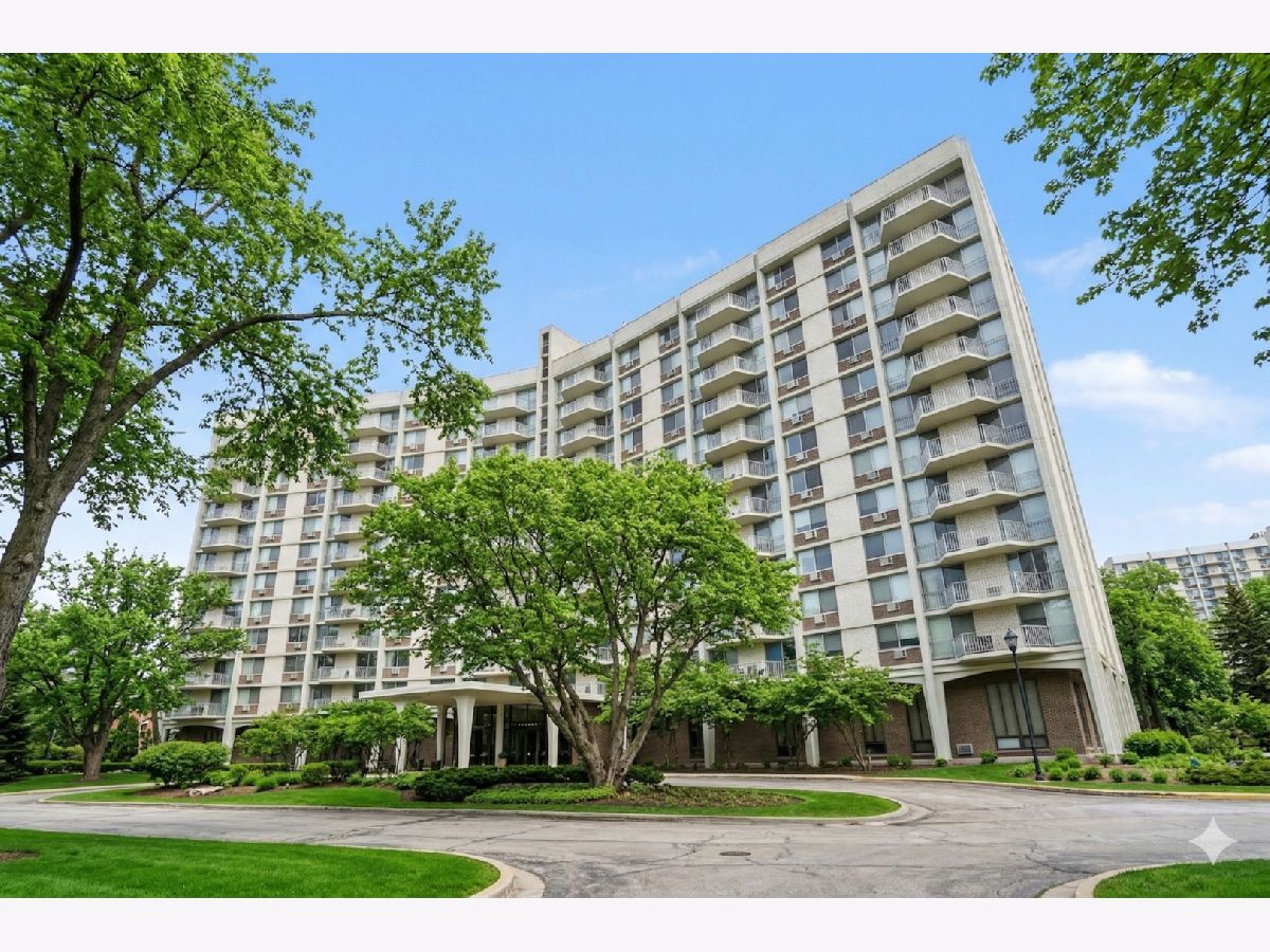  For Sale Oak Brook Illinois, 20 Tower Road