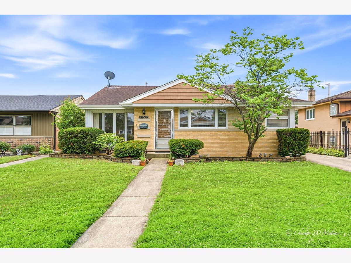  For Sale Niles Illinois, 7349 Breen Street