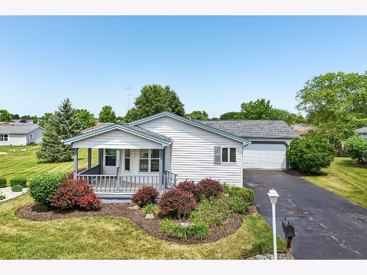 Homes & Condos & Townhomes For Sale Saddlebrook Farms Grayslake Illinois, 335 Belmont Court