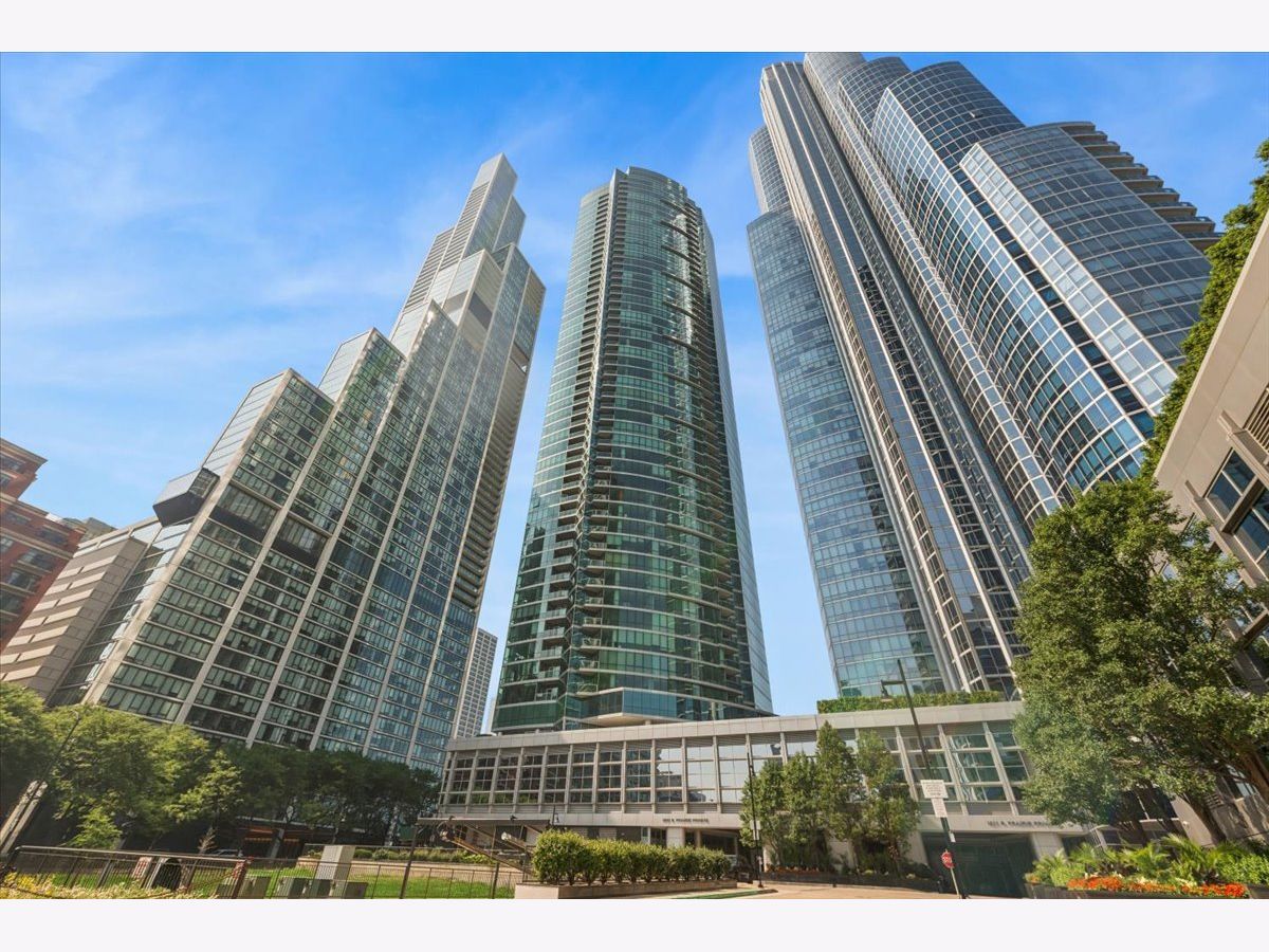 Condos & Townhomes For Rent One Museum Park West Chicago Illinois, 1201 Prairie