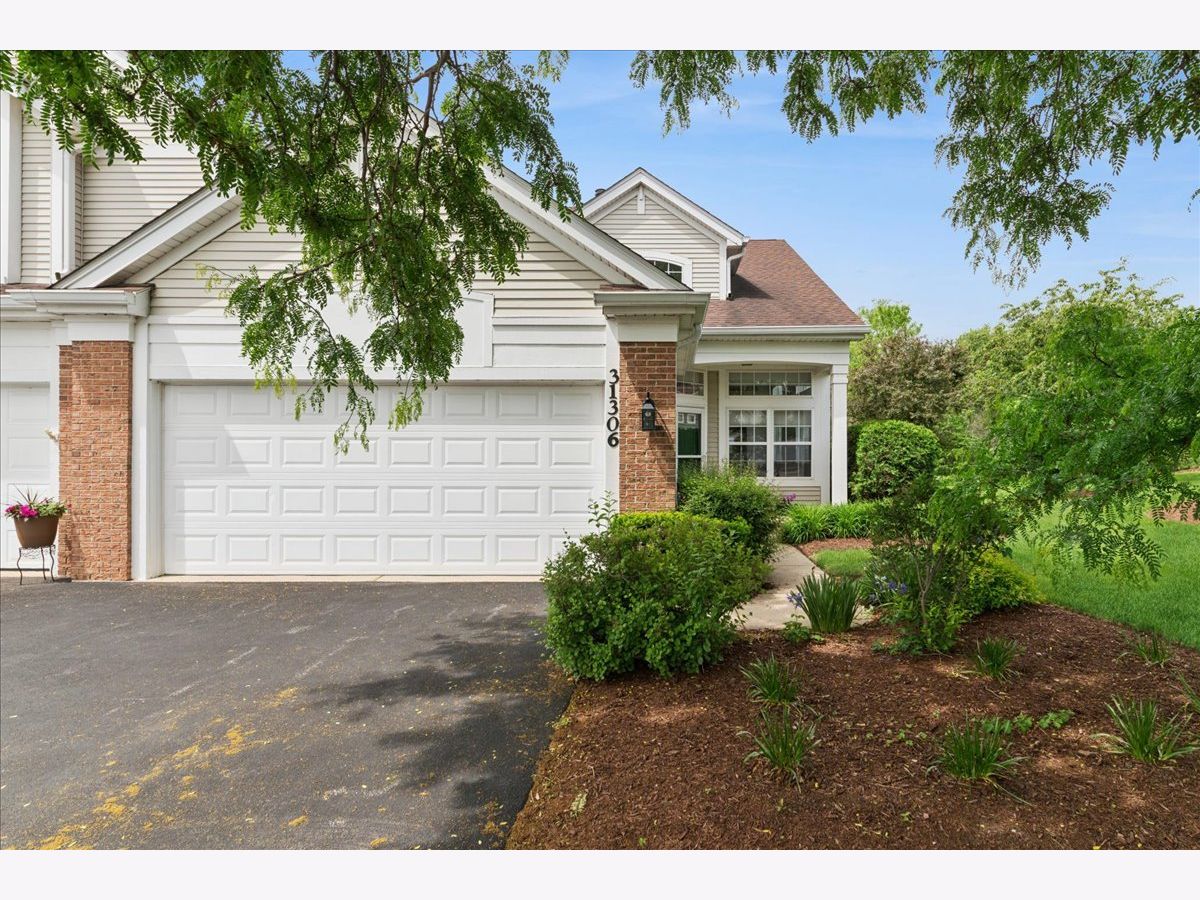  For Sale Warrenville Illinois, 31306 Kline Circle