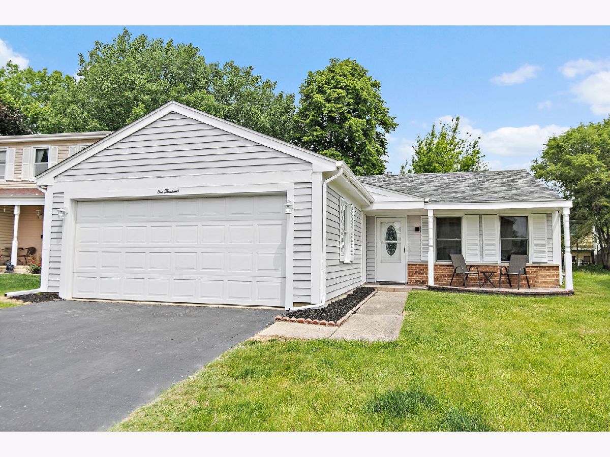  For Sale Roselle Illinois, 1000 Woodside Drive