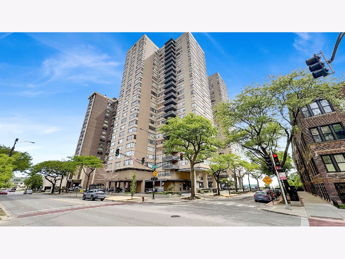Condominiums For Sale Shoreline Towers Chicago Illinois, 6301 Sheridan Road