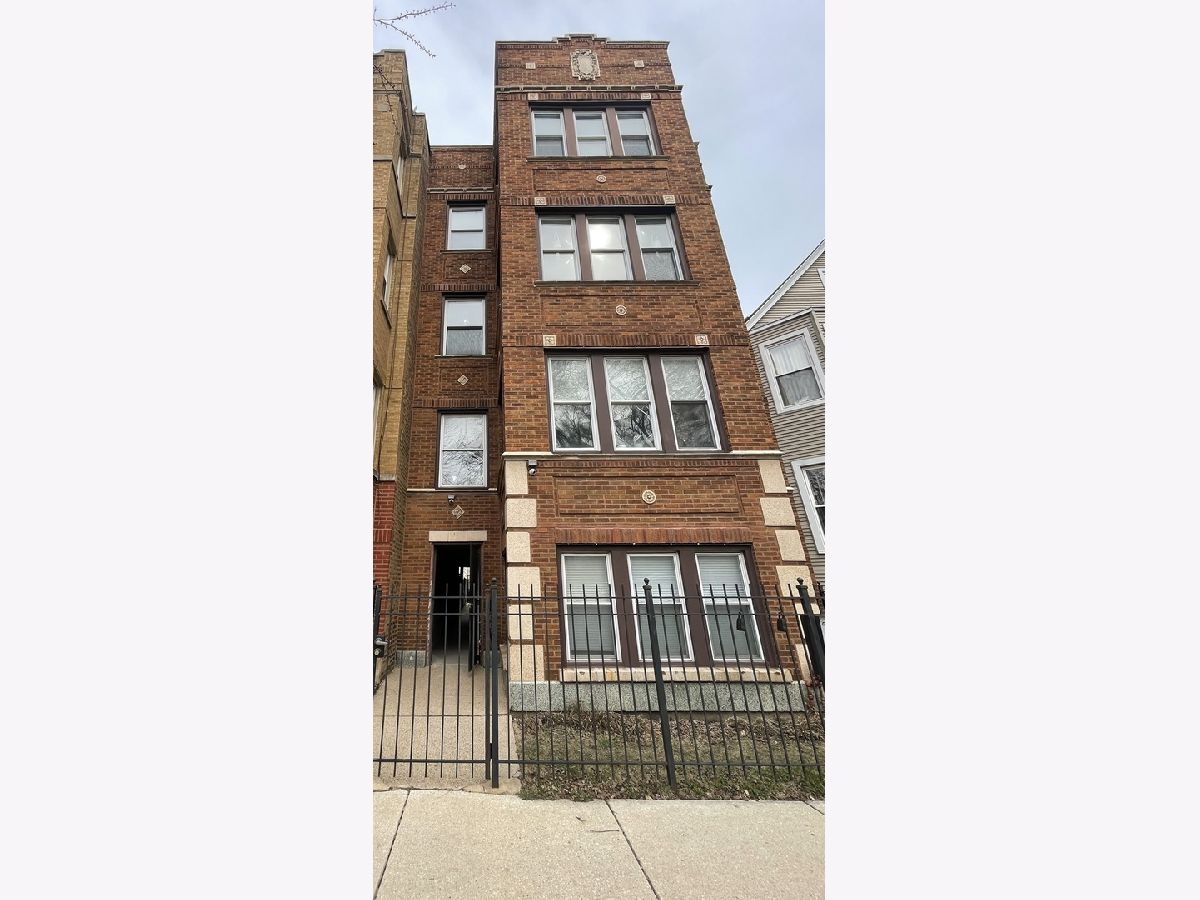 Condos & Townhomes & Homes Rented Logan Square Chicago Illinois, 3530 Palmer