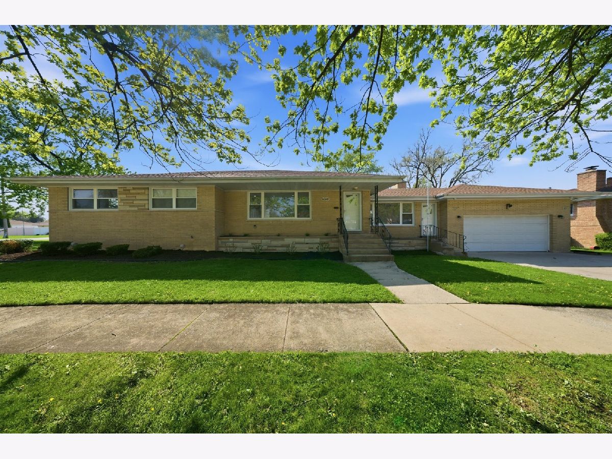  For Sale South Holland Illinois, 16560 Greenwood Avenue