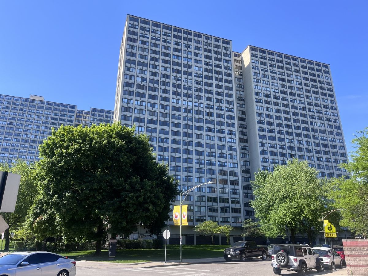  For Sale Chicago Illinois, 4800 Lake Park Avenue