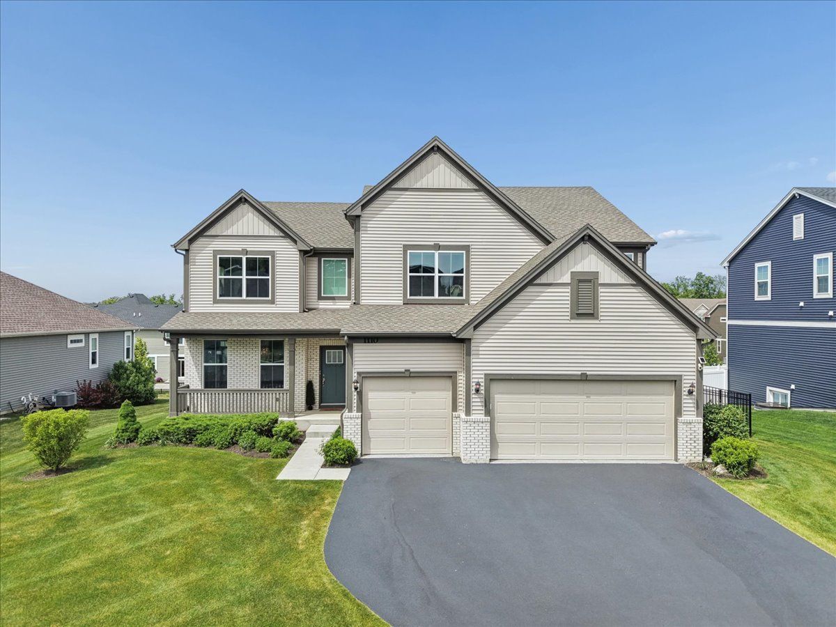 Homes & Condos & Townhomes For Sale Woodlore Estates Crystal Lake Illinois, 1110 Williamsbury Drive