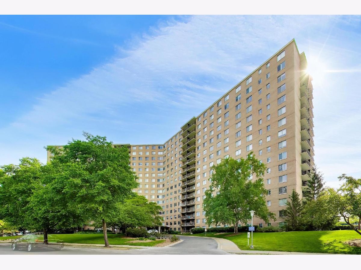 Condominiums For Sale Winston Towers Chicago Illinois, 7033 Kedzie Avenue