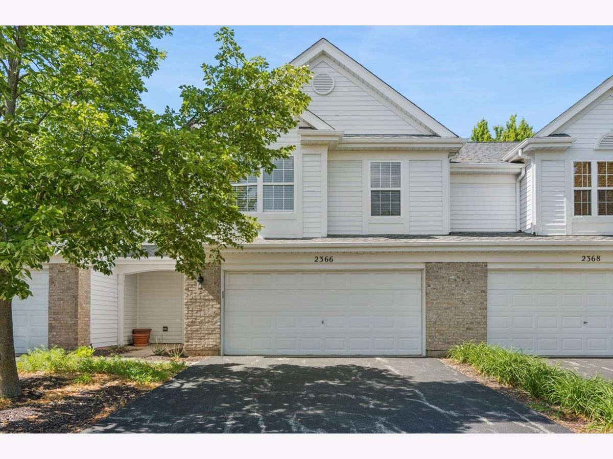 Townhomes & Condos & Homes Sold Cambridge Countryside Aurora Illinois, 2366 Foxmoor