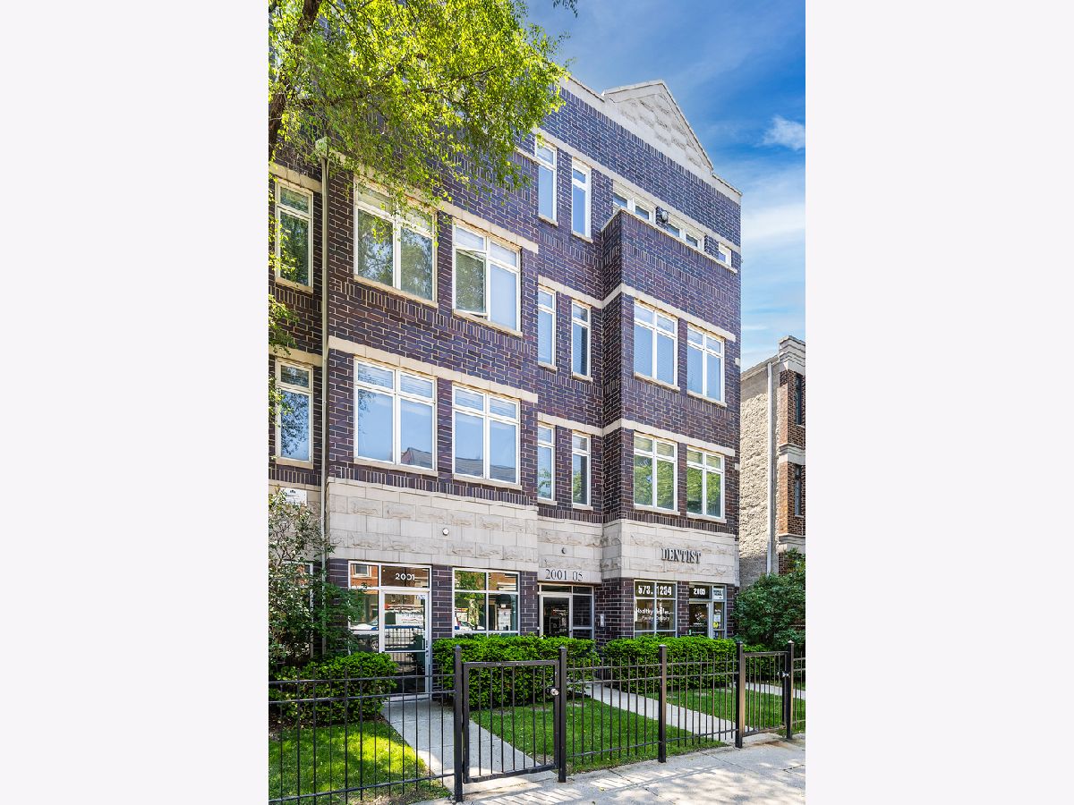  For Sale Chicago Illinois, 2001 Addison Street
