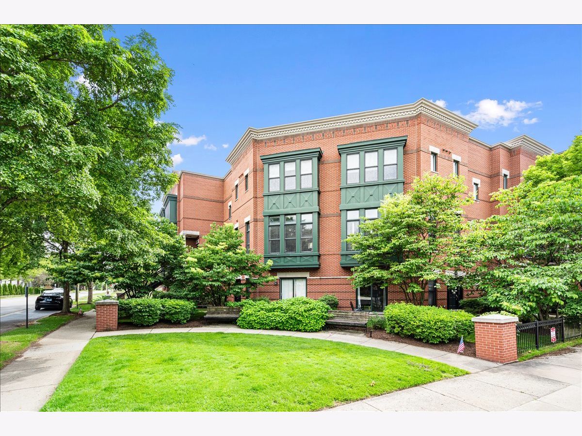 Townhomes For Sale Palatine Station Palatine Illinois, 130 Rose Street