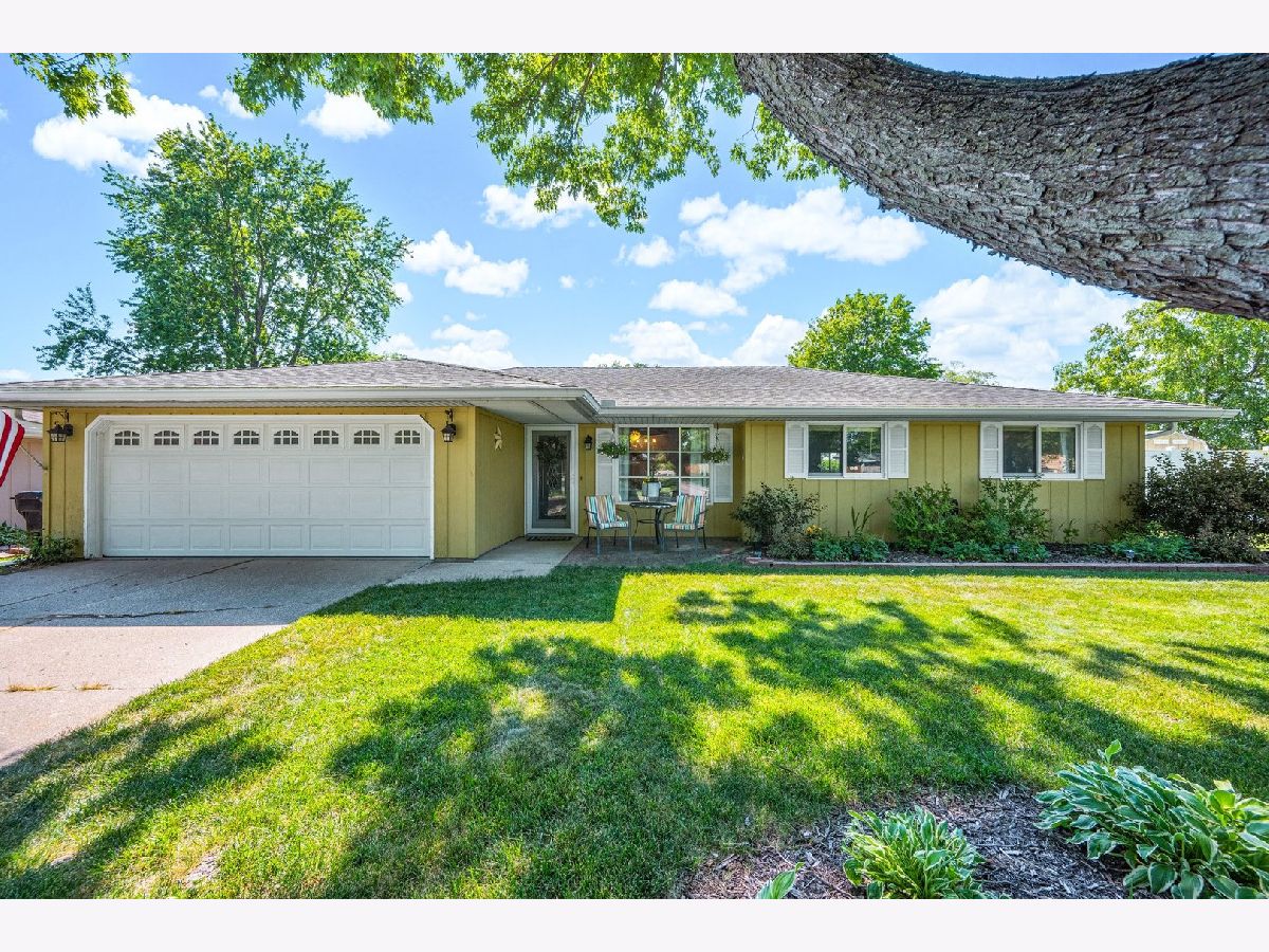  Sold East Peoria Illinois, 200 District