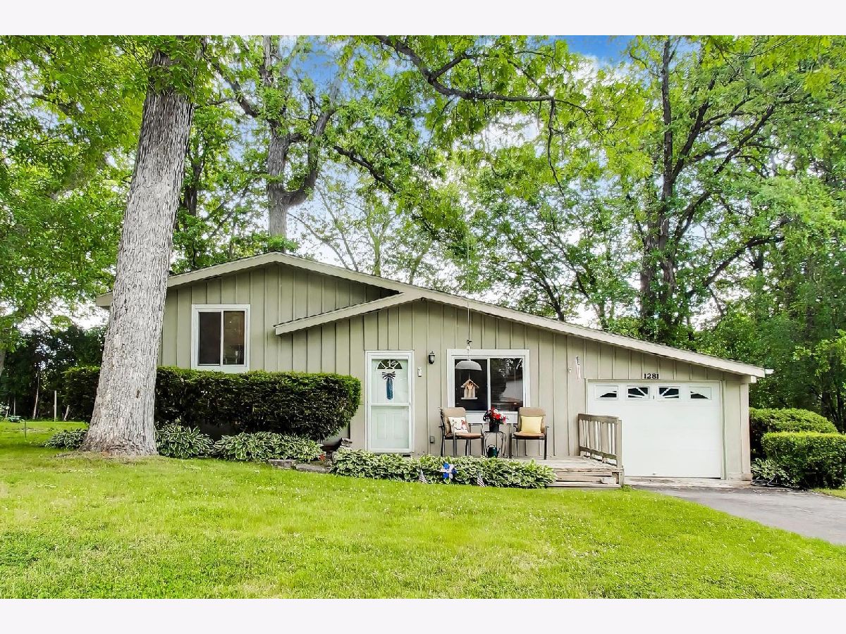  For Sale Mundelein Illinois, 1281 Banbury Road