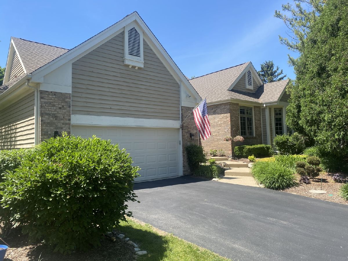  For Sale Lake In The Hills Illinois, 3 Sunvalley Court