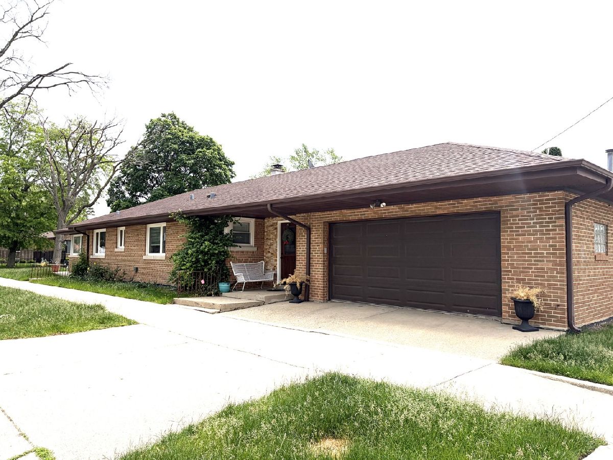 Homes & Condos & Townhomes For Sale Sauganash Chicago Illinois, 6250 Kedvale Avenue