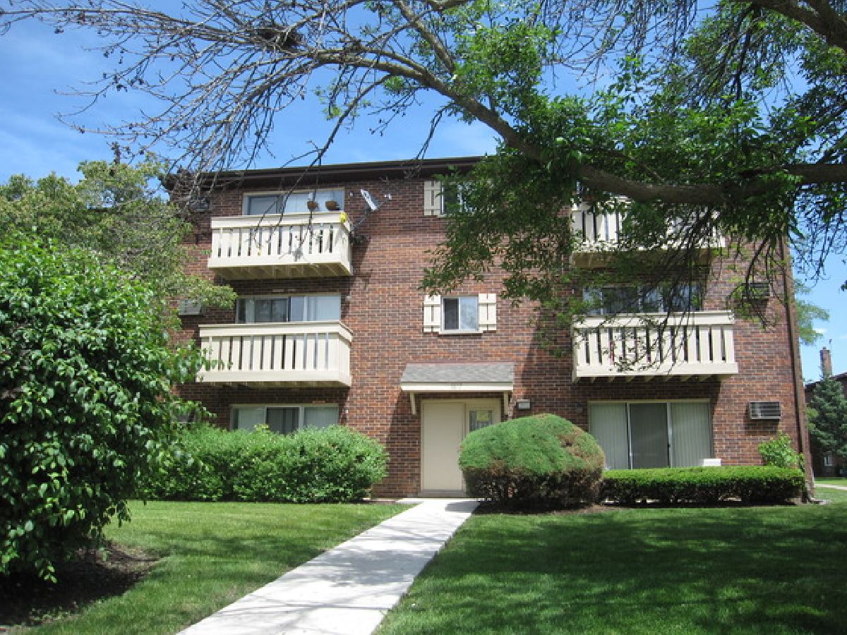 Subdivision Rented Pickwick Place Schaumburg Illinois, 1077 Dickens