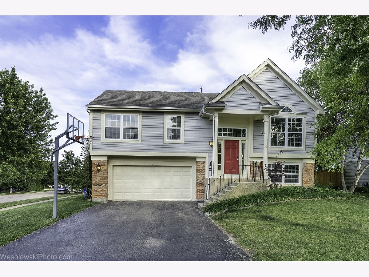  For Sale South Elgin Illinois, 1 Coventry Court